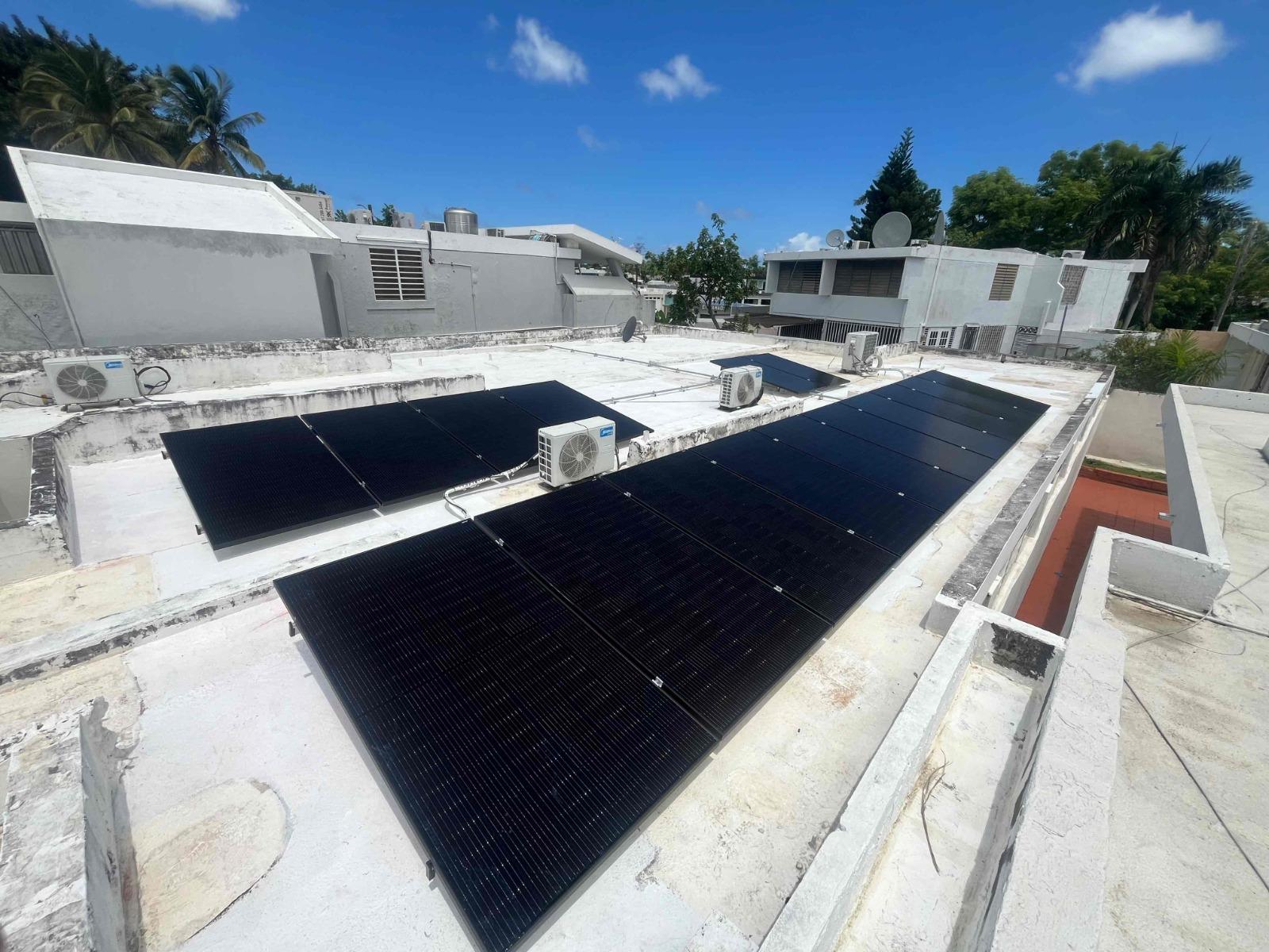 Instalación residencial de placas solares realizada en Puerto Rico